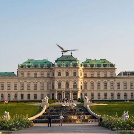 Central 75m² Apartment at Belvedere Palace Wenen Buitenkant foto